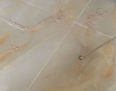 十堰市瓷砖空鼓维修公司分享粘合剂选择不当在瓷砖铺贴过程中可能导致以下问题